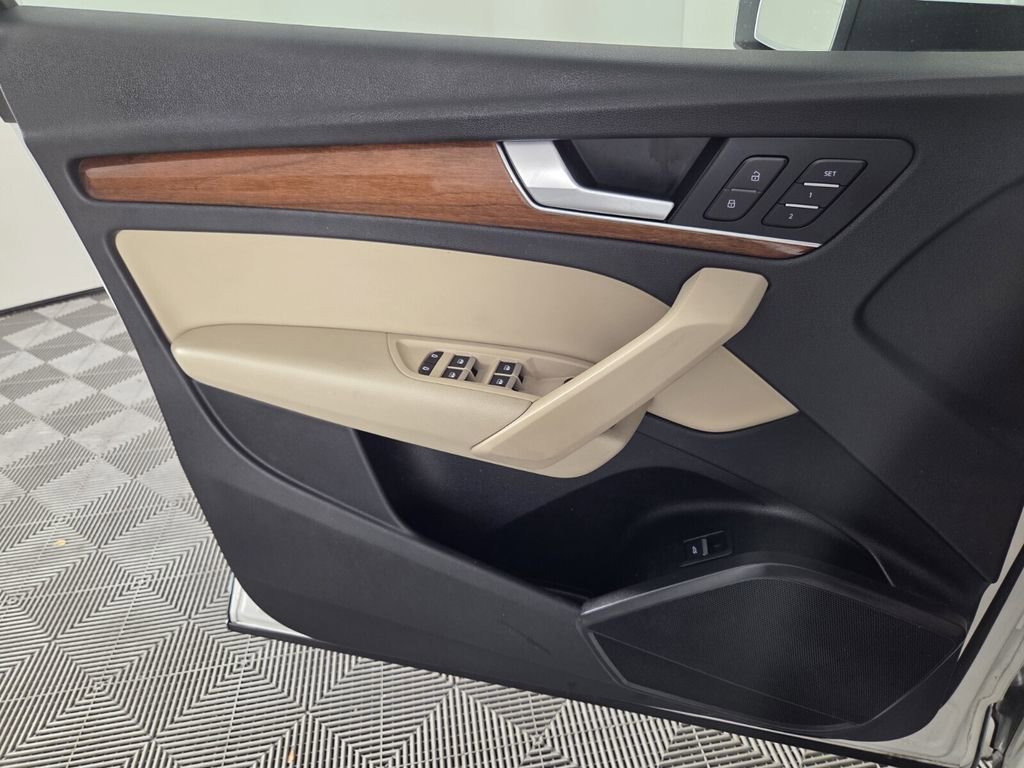 Used 2021 Audi Q5 Premium w/ Convenience Package image 22