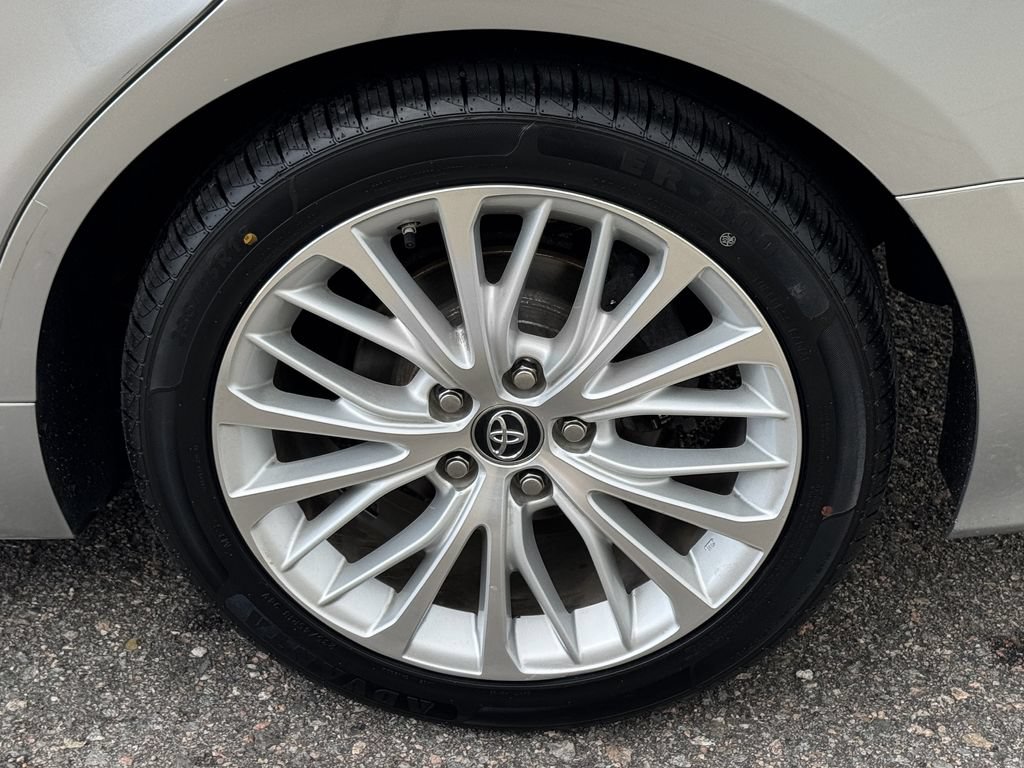 Used 2018 Toyota Camry XLE FWD image 14