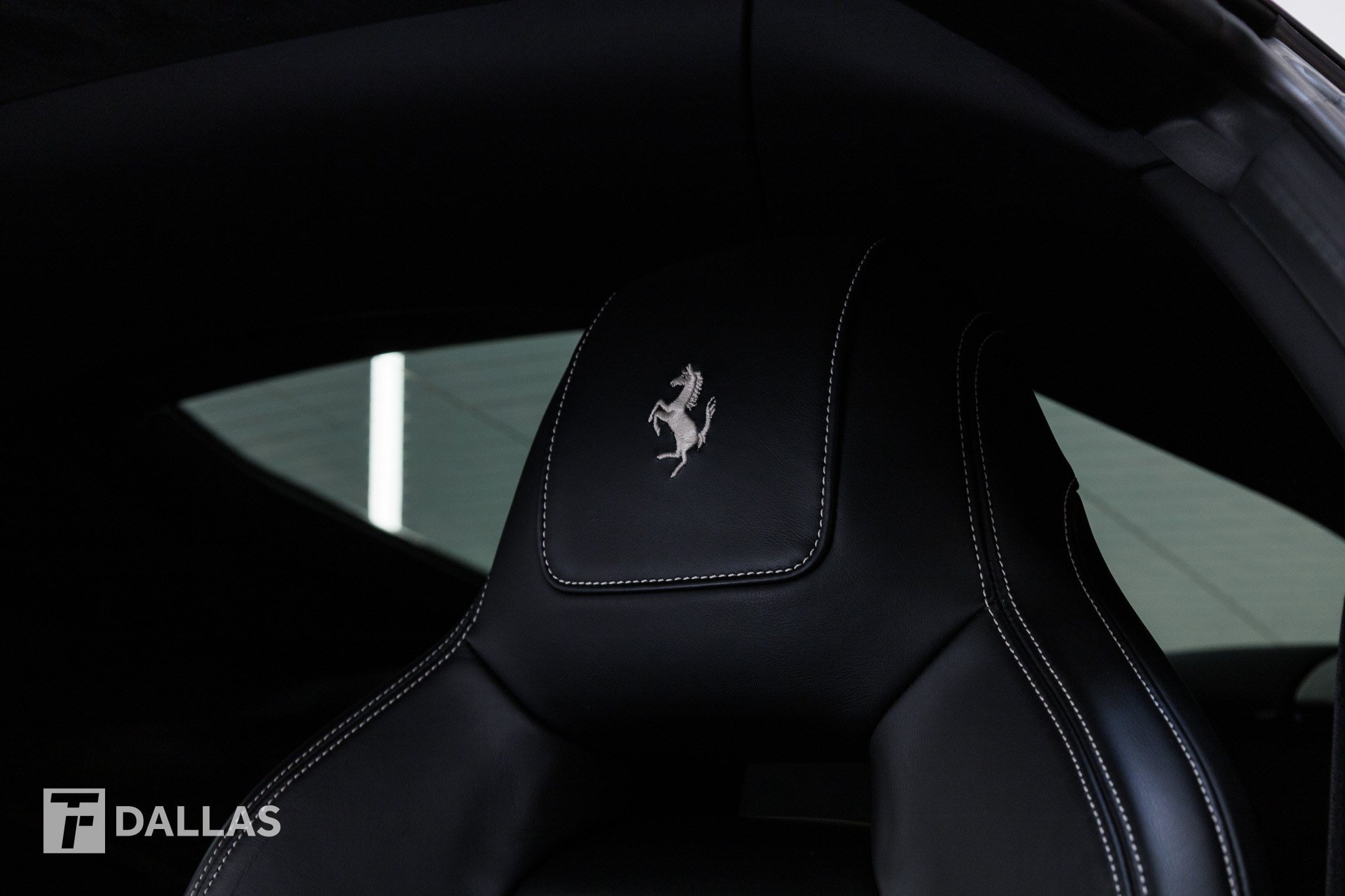 Used 2015 Ferrari F12 Berlinetta RWD image 30