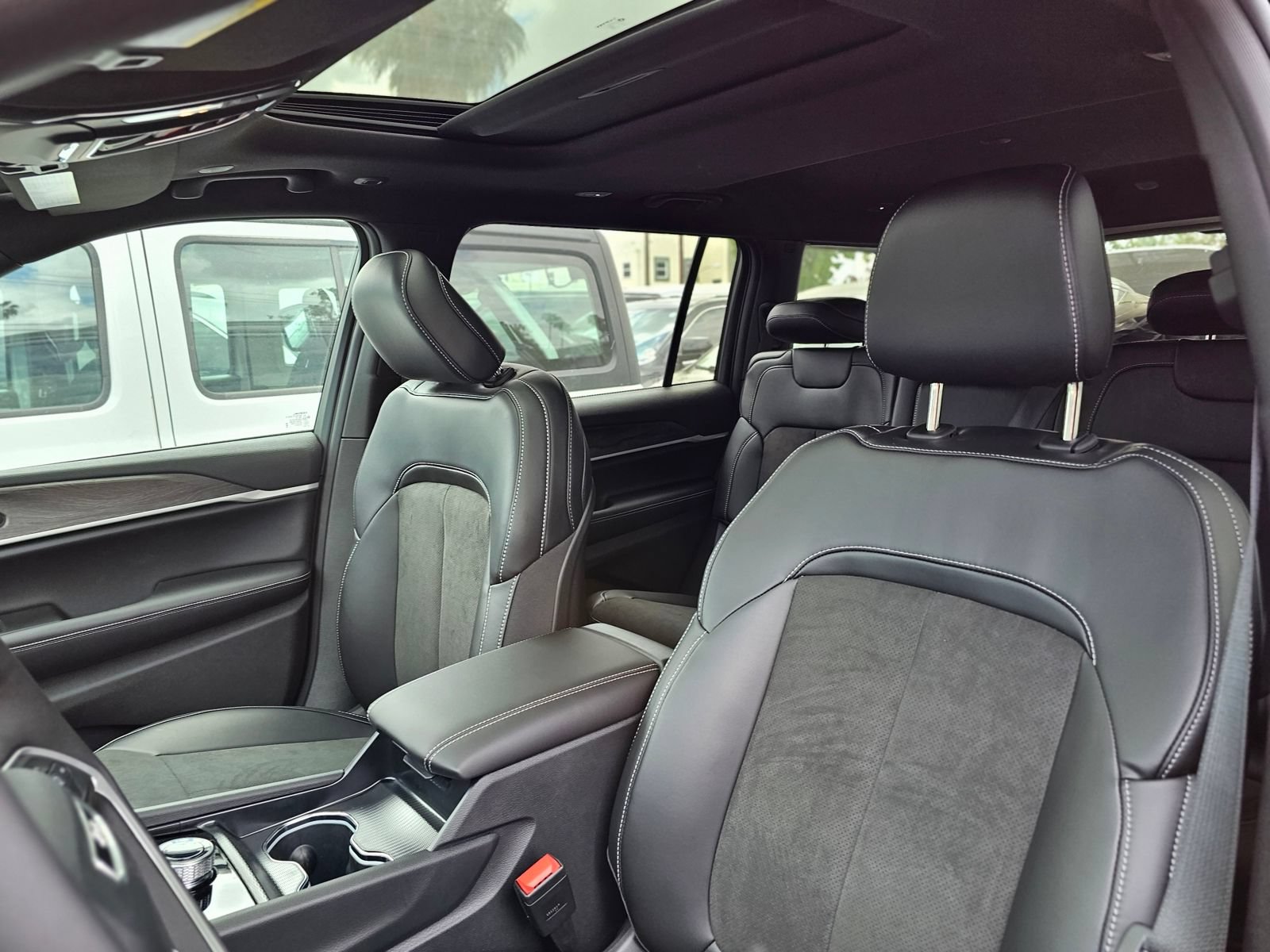 New 2026 Jeep Grand Cherokee L Altitude RWD image 21