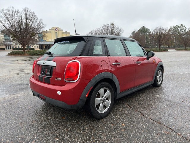 Used 2015 MINI Cooper 4-Door Hardtop image 5