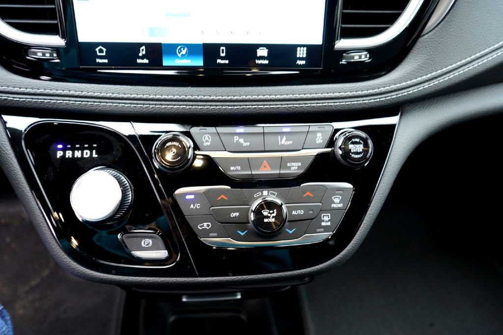 New 2026 Chrysler Pacifica Select image 15