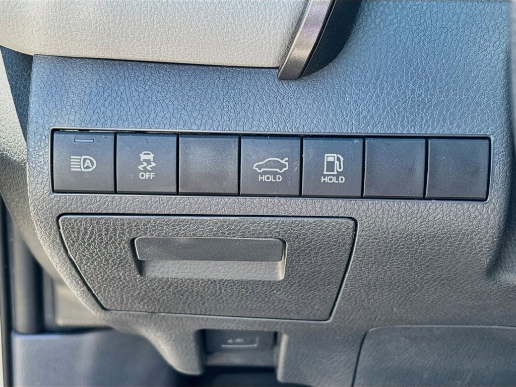 Used 2024 Toyota Camry LE FWD image 10