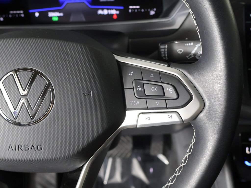 Used 2023 Volkswagen Tiguan SE w/ Panoramic Sunroof Package FWD image 44