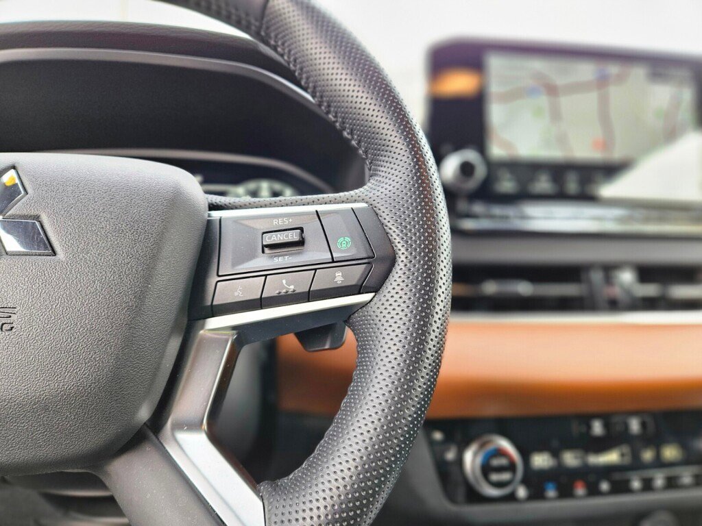 Used 2023 Mitsubishi Outlander SEL image 27