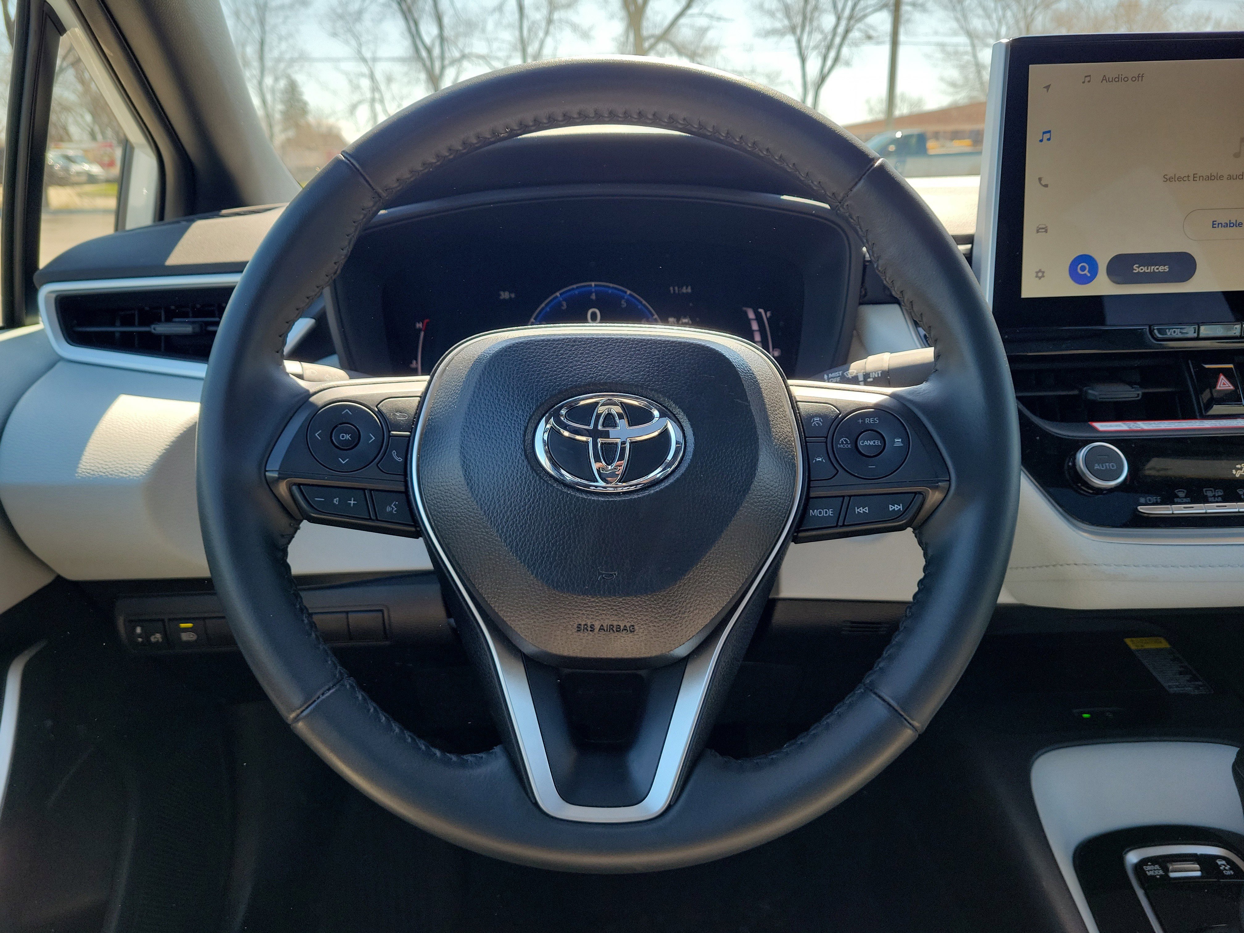 Used 2025 Toyota Corolla SE w/ SE Premium Package image 22