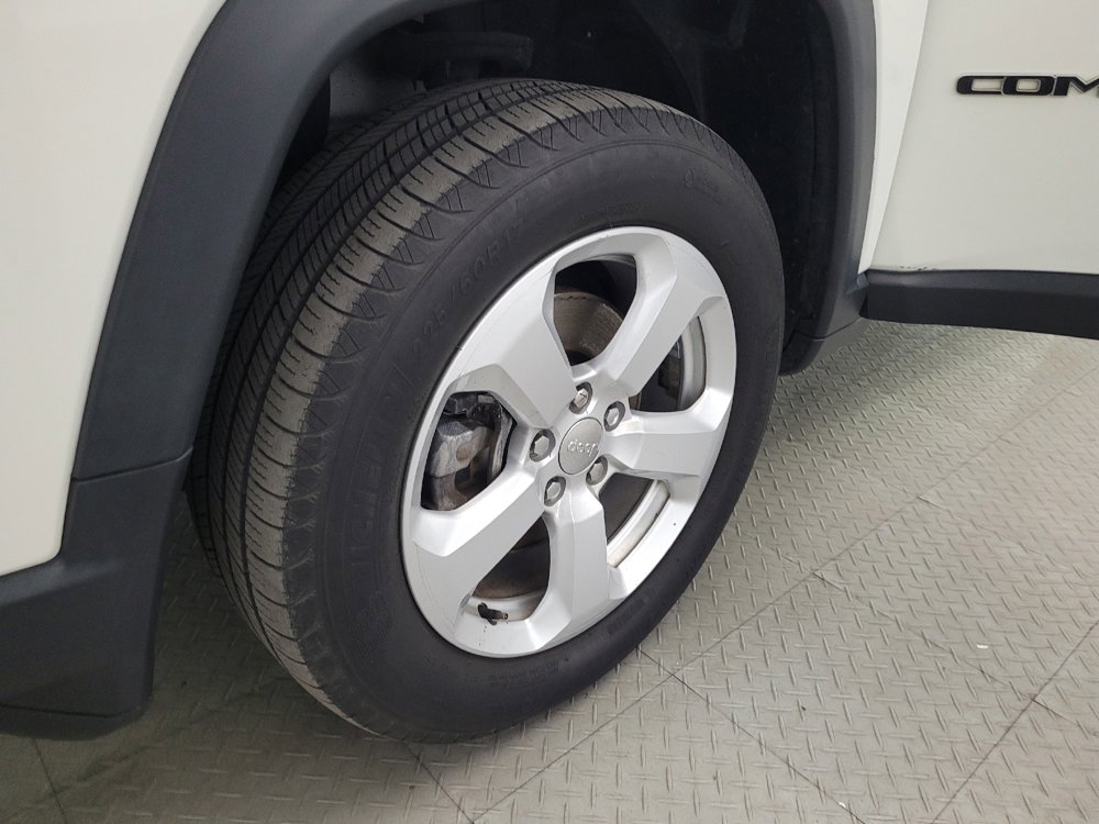 Used 2017 Jeep Compass Latitude w/ Popular Equipment Group AWD/4WD image 31