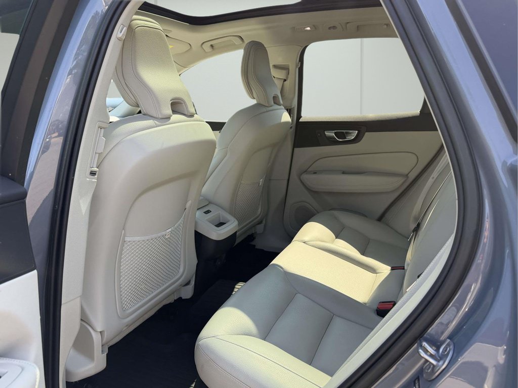 Used 2023 Volvo XC60 B5 Plus w/ Climate Package AWD/4WD image 14
