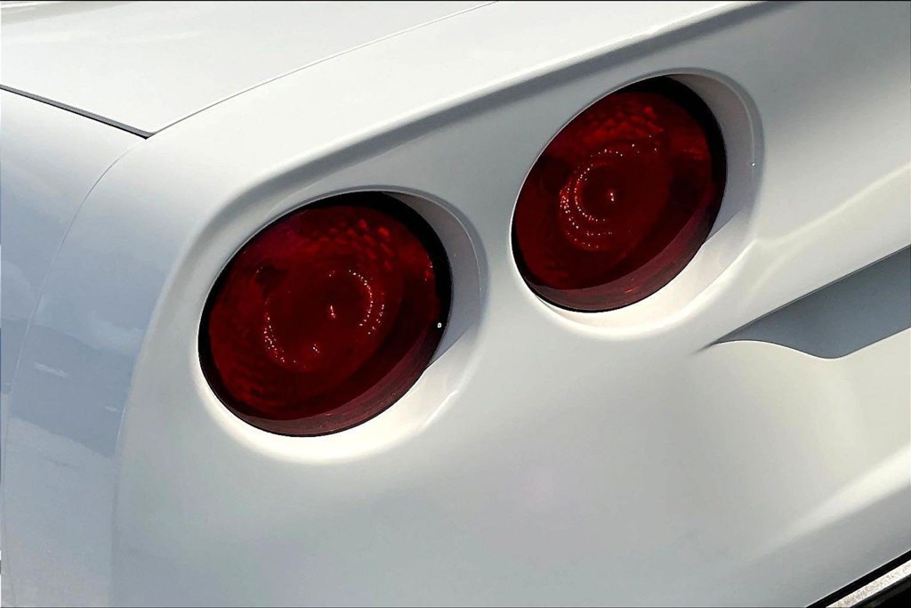 Used 2006 Chevrolet Corvette Convertible w/ Preferred Equipment Group RWD image 18