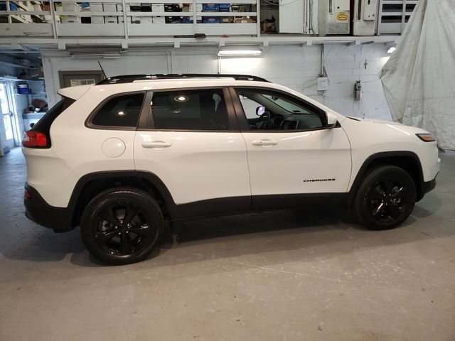 Used 2018 Jeep Cherokee Limited w/ Technology Group AWD/4WD image 7