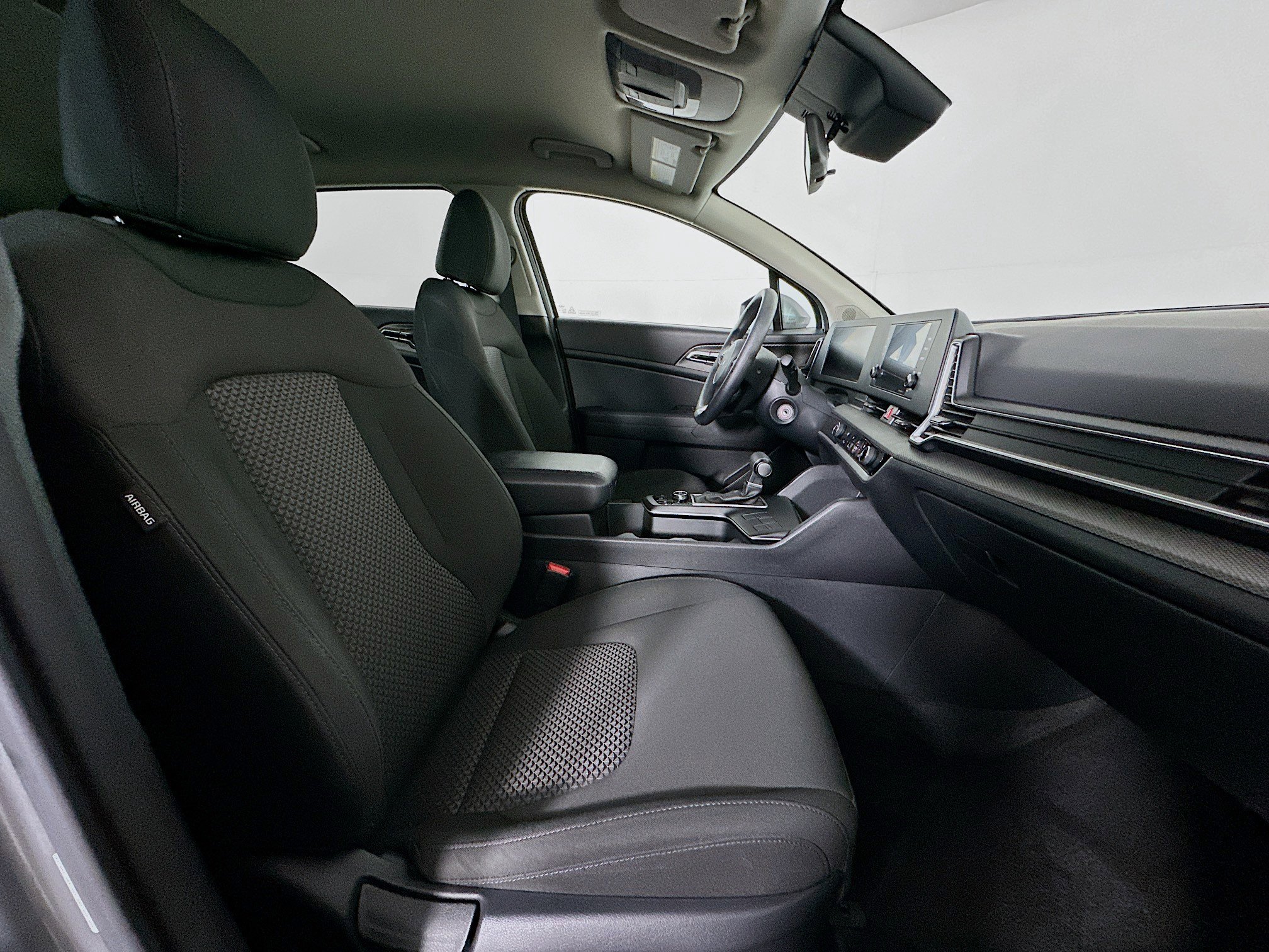 Used 2024 Kia Sportage LX image 29