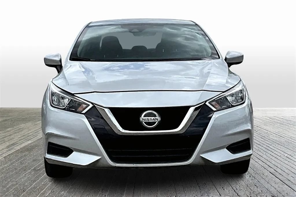 Used 2022 Nissan Versa SV w/ Electronics Package FWD image 1