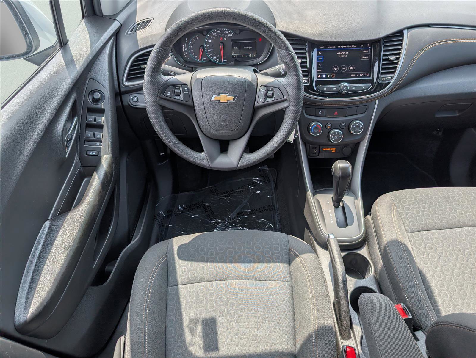 Used 2022 Chevrolet Trax LS w/ Tint and Cruise Package AWD/4WD image 27