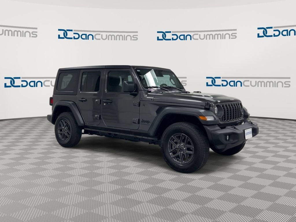 Used 2025 Jeep Wrangler Unlimited Sport AWD/4WD image 2