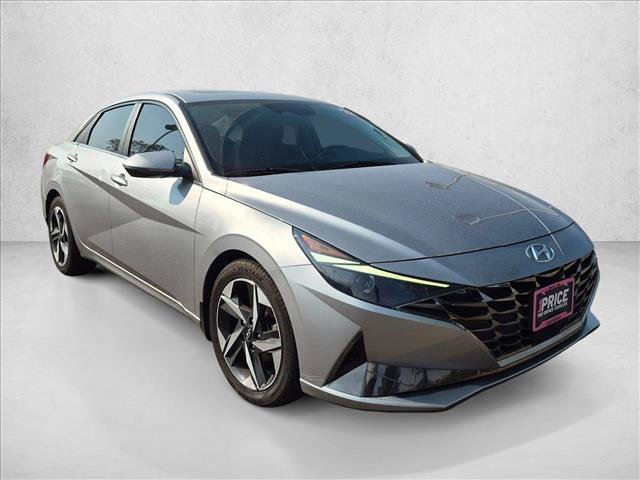 Used 2022 Hyundai Elantra SEL w/ Convenience + Premium Package FWD image 3