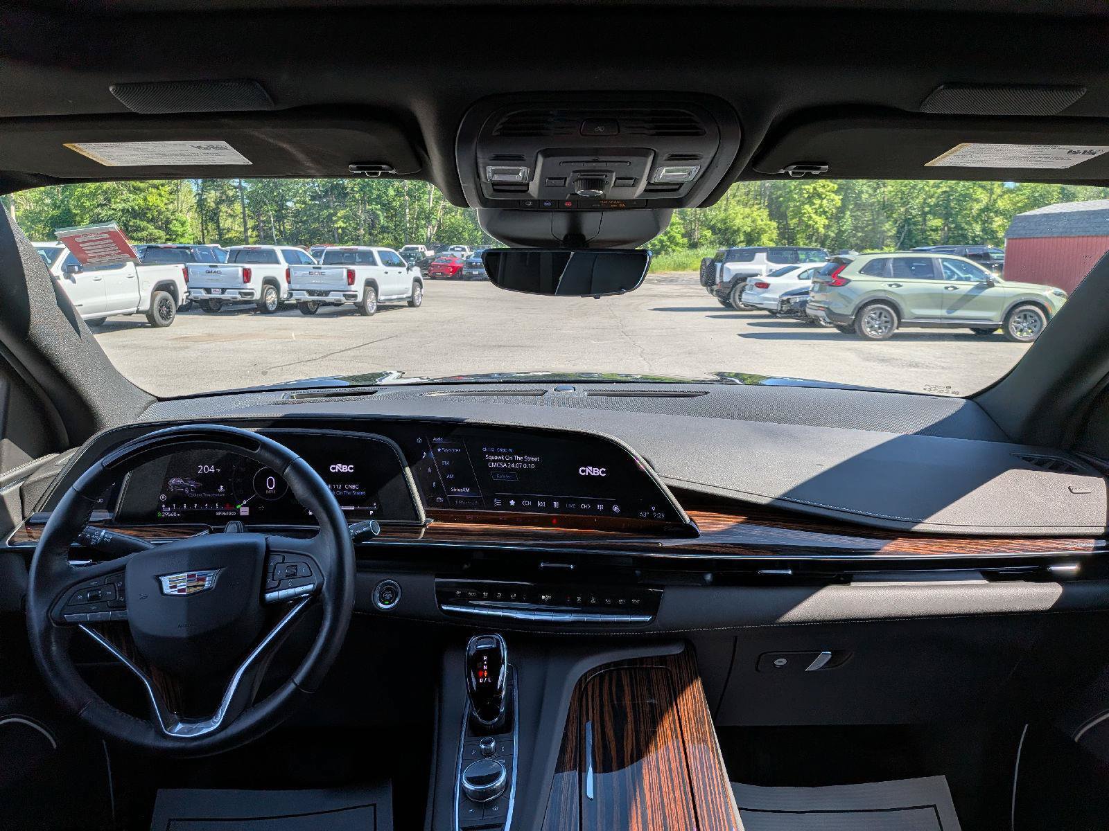 Used 2023 Cadillac Escalade Premium Luxury AWD/4WD image 22