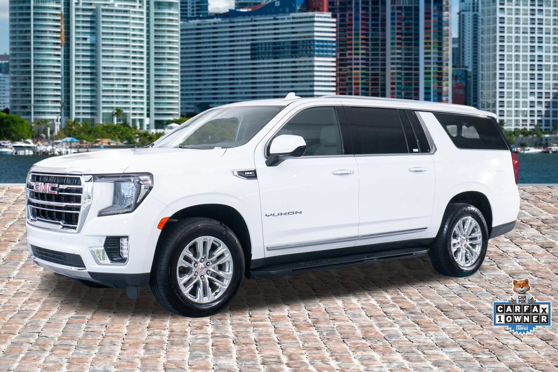 Used 2024 GMC Yukon XL SLT RWD image 1