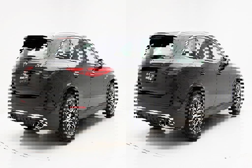 Used 2025 Mercedes-Benz GLC 43 AMG 4MATIC image 11