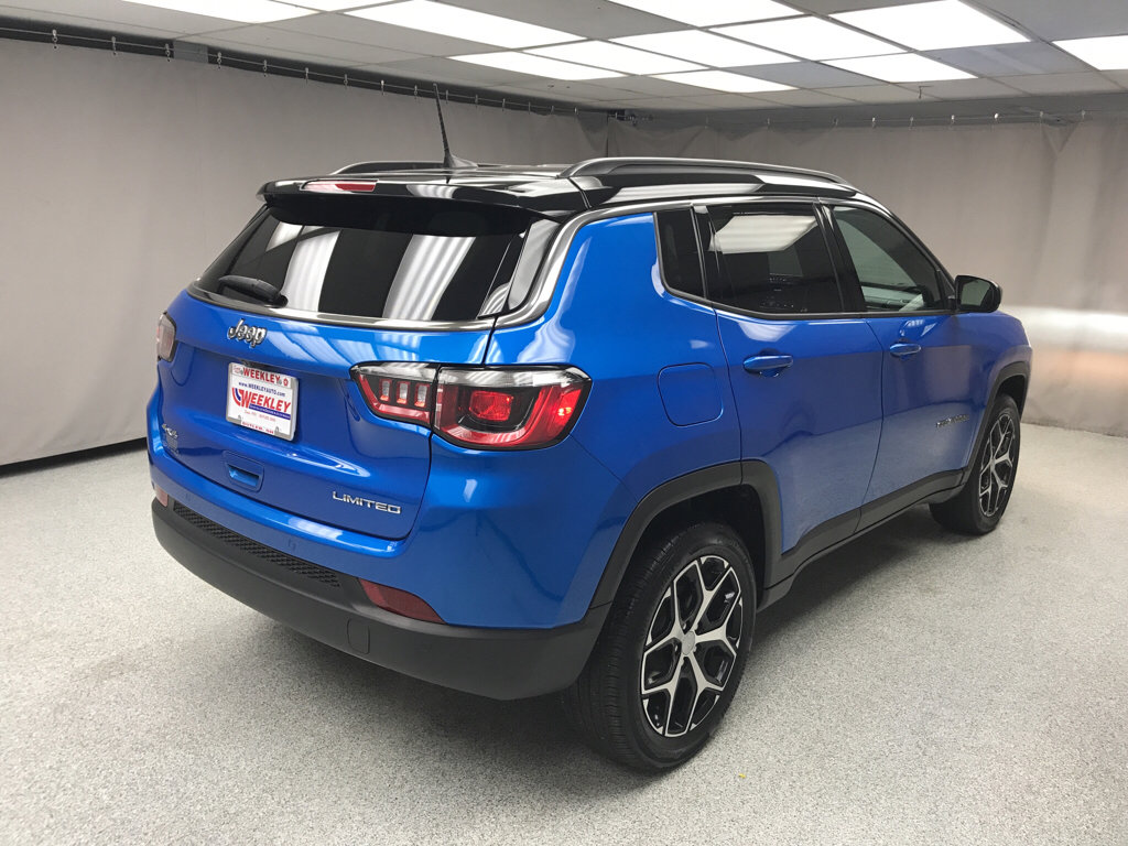 Used 2024 Jeep Compass Limited AWD/4WD image 4