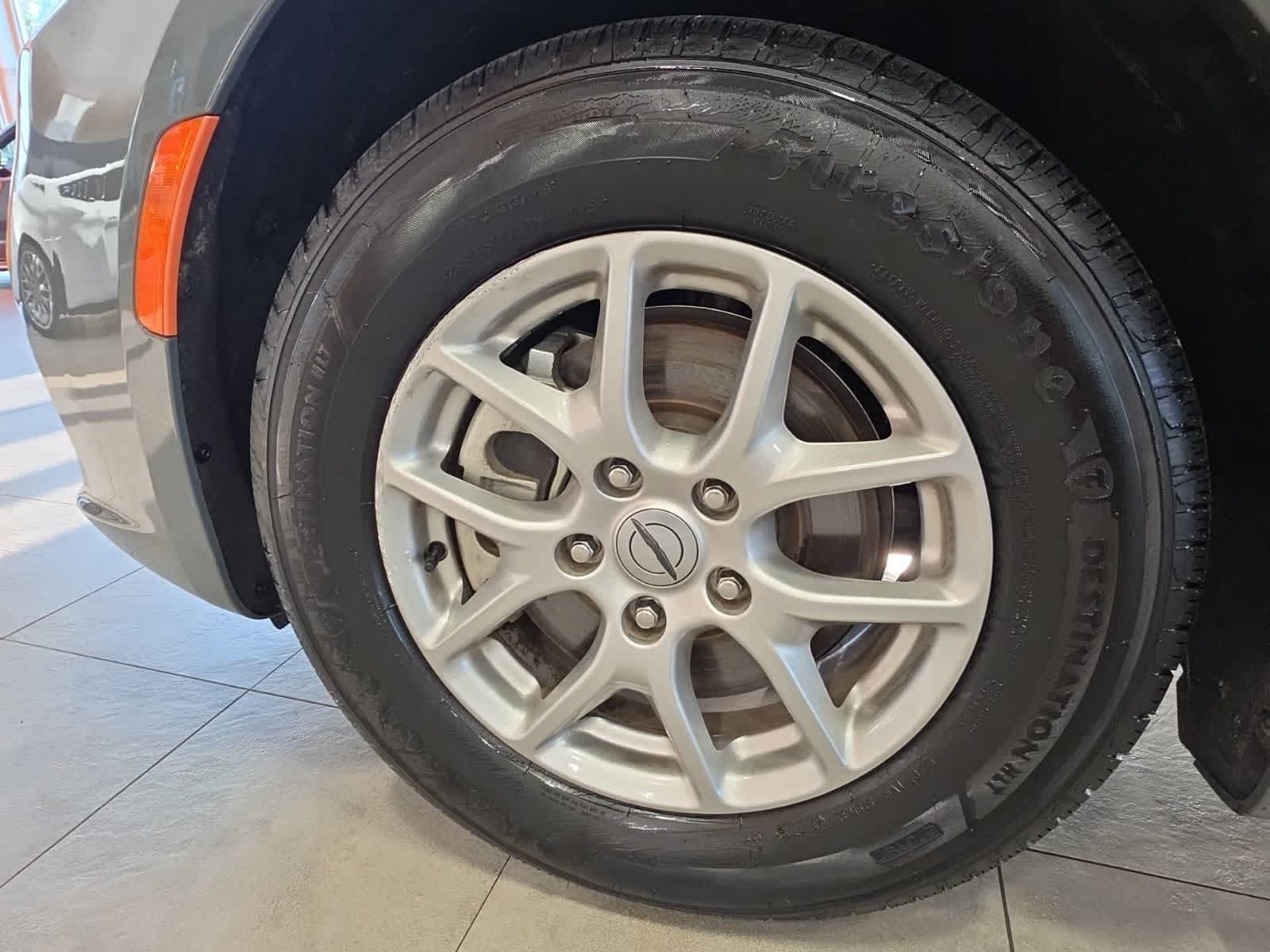 Used 2025 Chrysler Pacifica Select FWD image 13