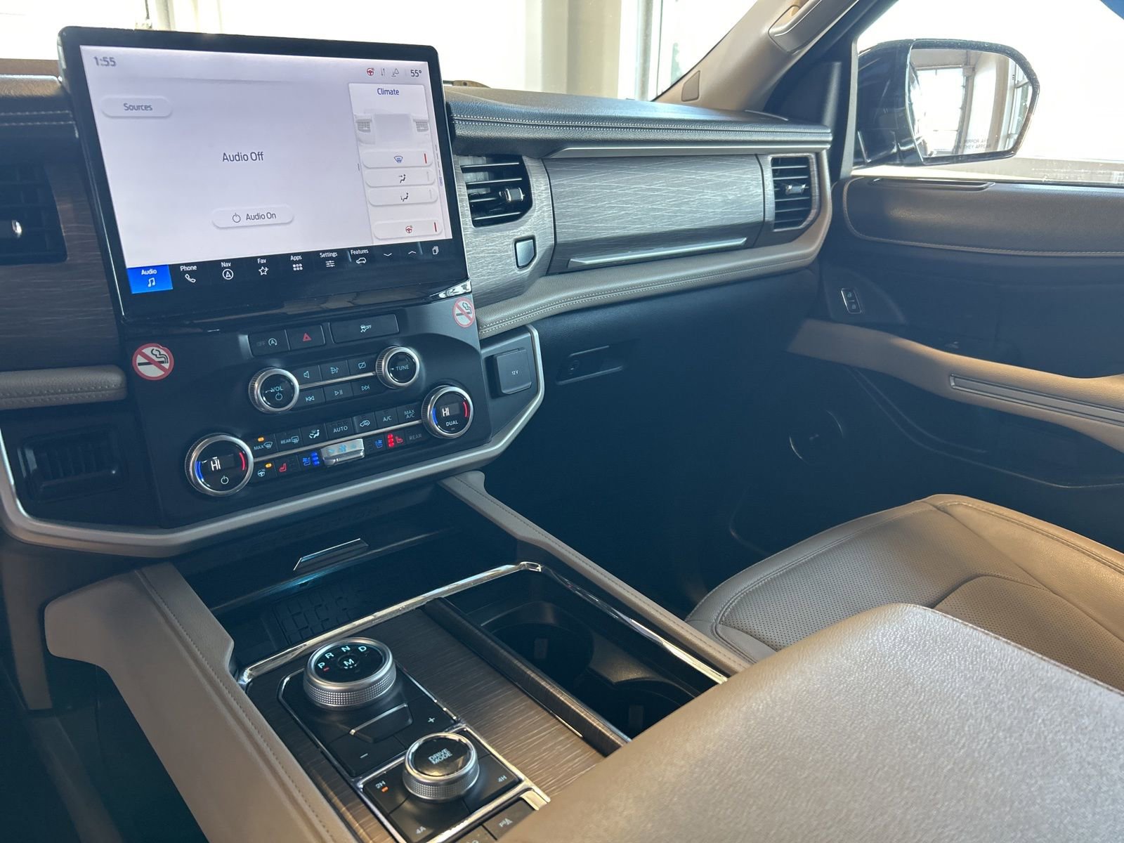 Used 2024 Ford Expedition Max Limited image 25