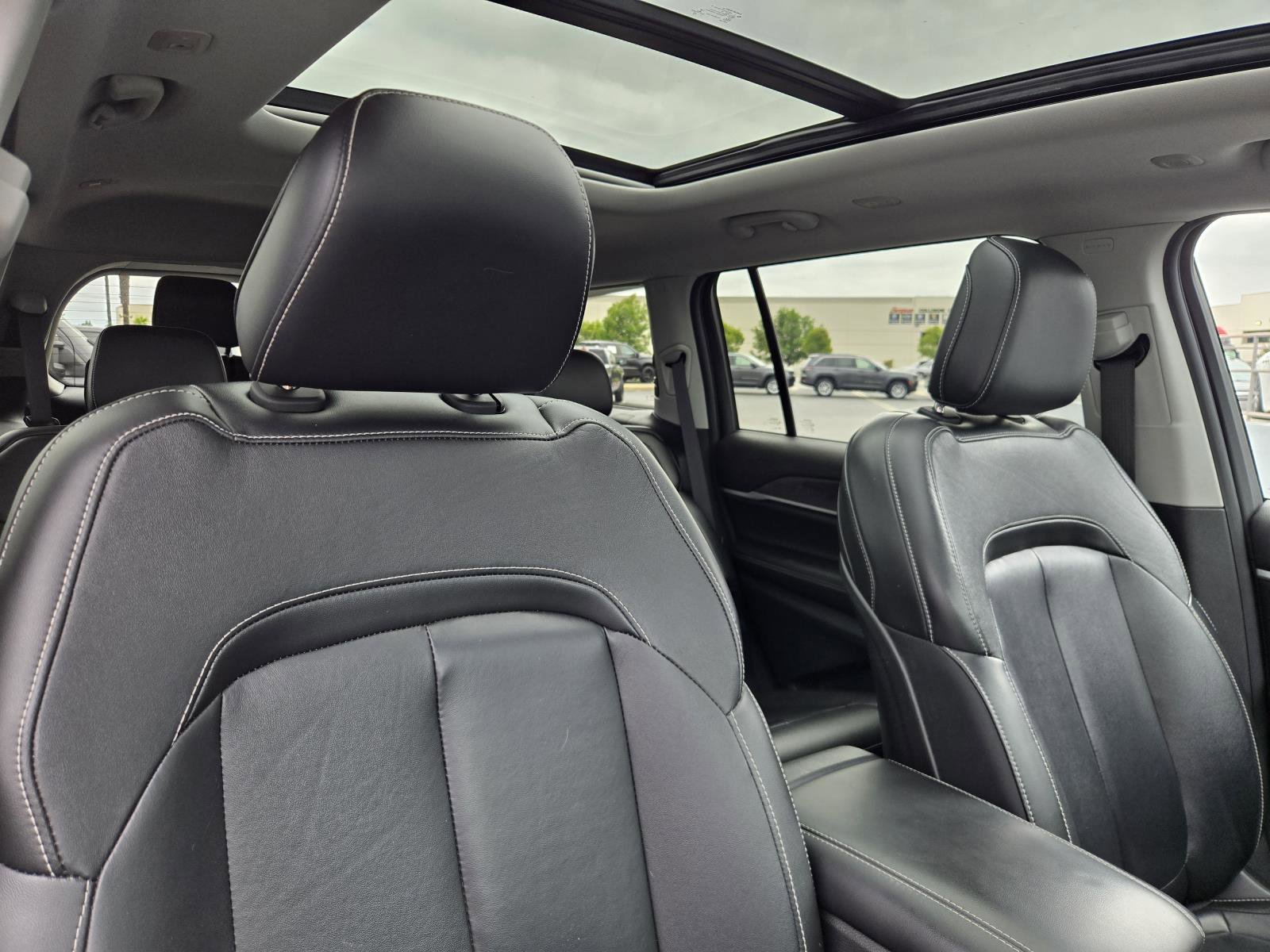 Certified 2022 Jeep Grand Cherokee L Limited RWD image 34