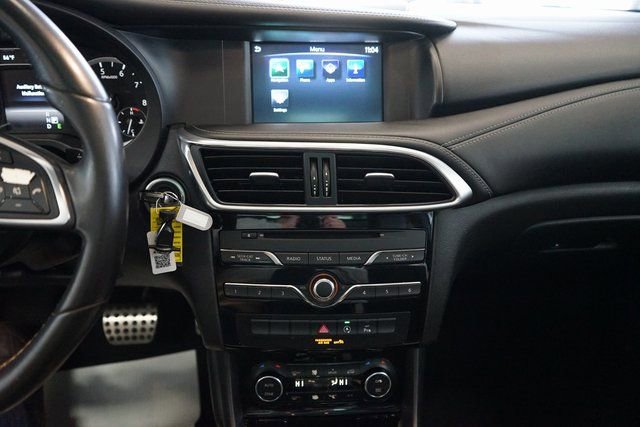 Used 2018 INFINITI QX30 Sport w/ Cargo Package image 7