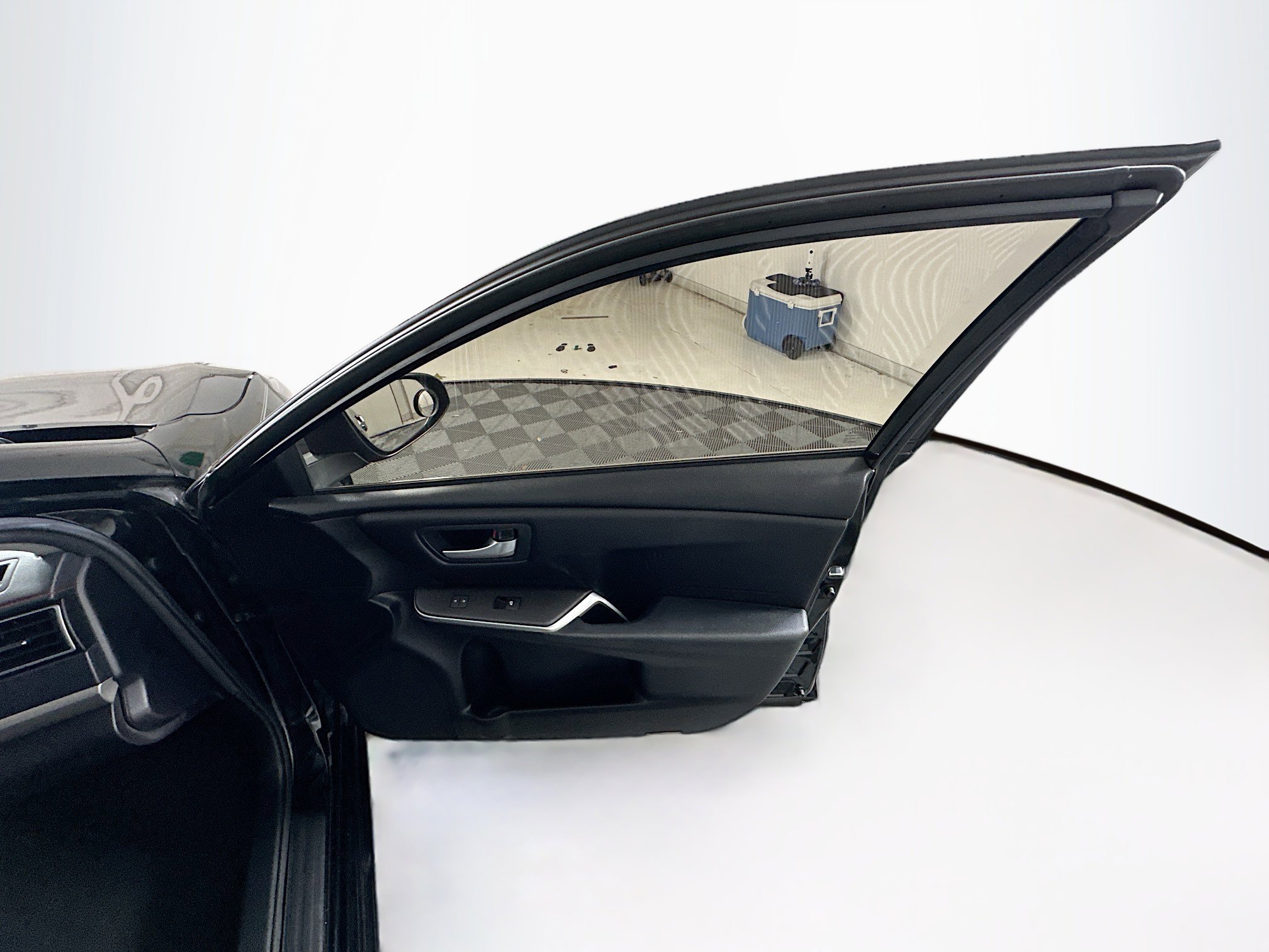 Used 2017 Toyota Camry SE FWD image 30