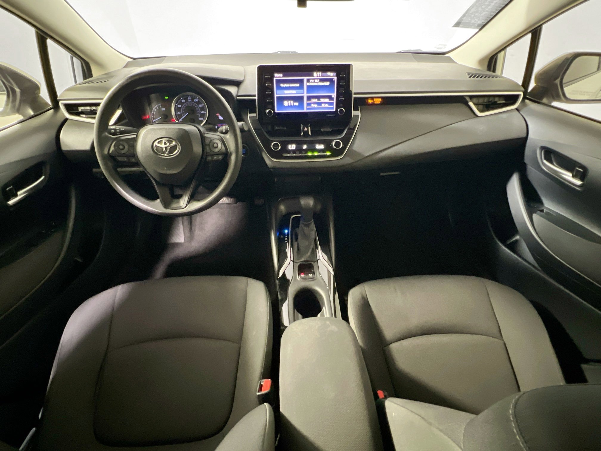 Used 2021 Toyota Corolla LE w/ LE Convenience Package FWD image 29
