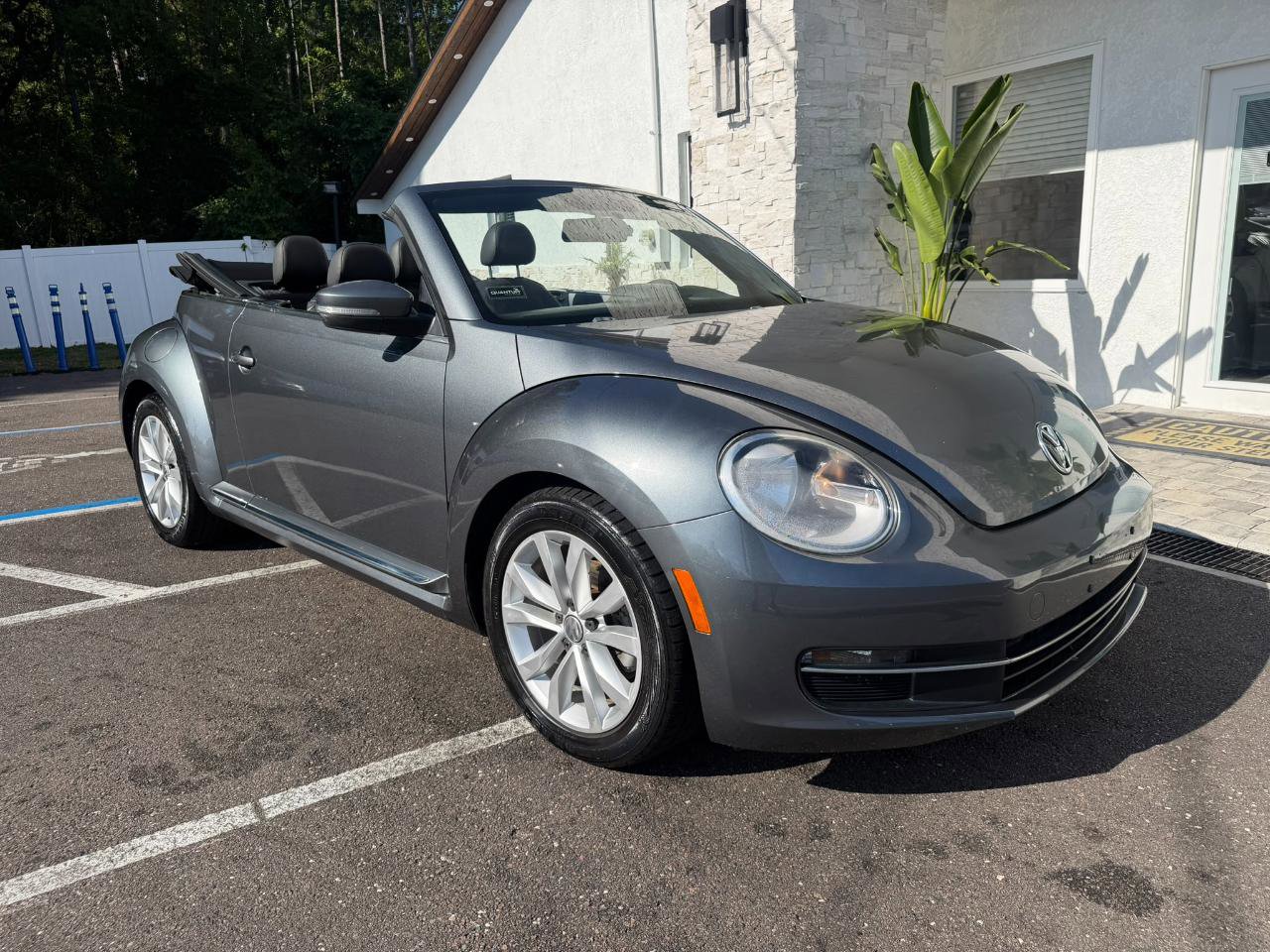 Used 2013 Volkswagen Beetle TDI FWD image 18