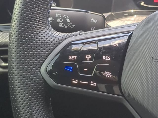 Used 2024 Volkswagen Golf R AWD/4WD image 28