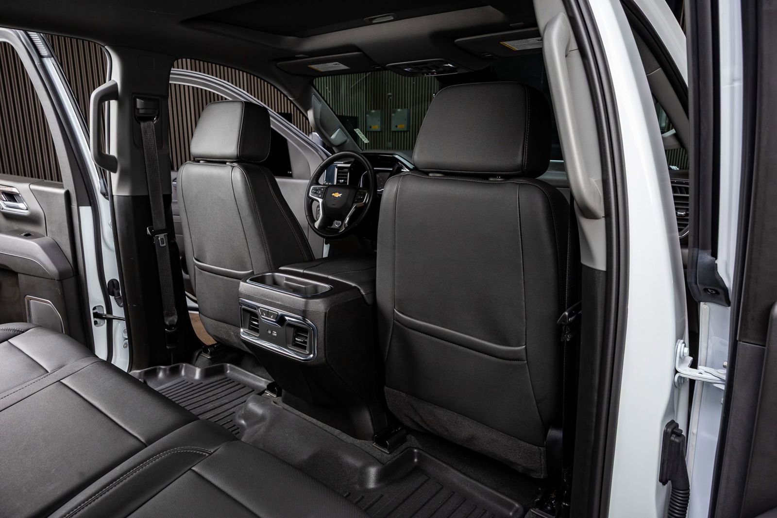 Used 2025 Chevrolet Silverado 3500 LTZ w/ LTZ Plus Package image 31