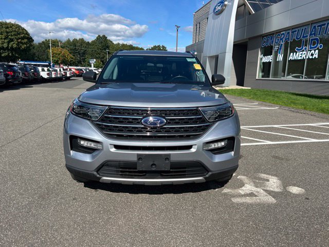 Used 2023 Ford Explorer XLT w/ Equipment Group 202A AWD/4WD image 2