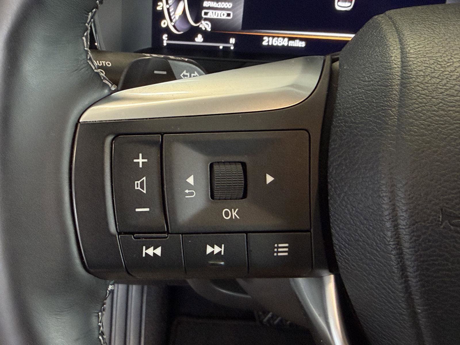 Used 2023 INFINITI QX60 Sensory w/ Vision Package AWD/4WD image 18