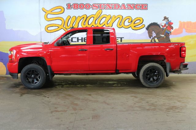 Used 2018 Chevrolet Silverado 1500 Custom w/ Custom Convenience Package AWD/4WD image 1