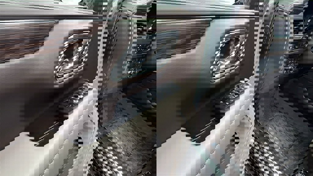 Certified 2023 Chevrolet Suburban LT w/ Luxury Package image 12