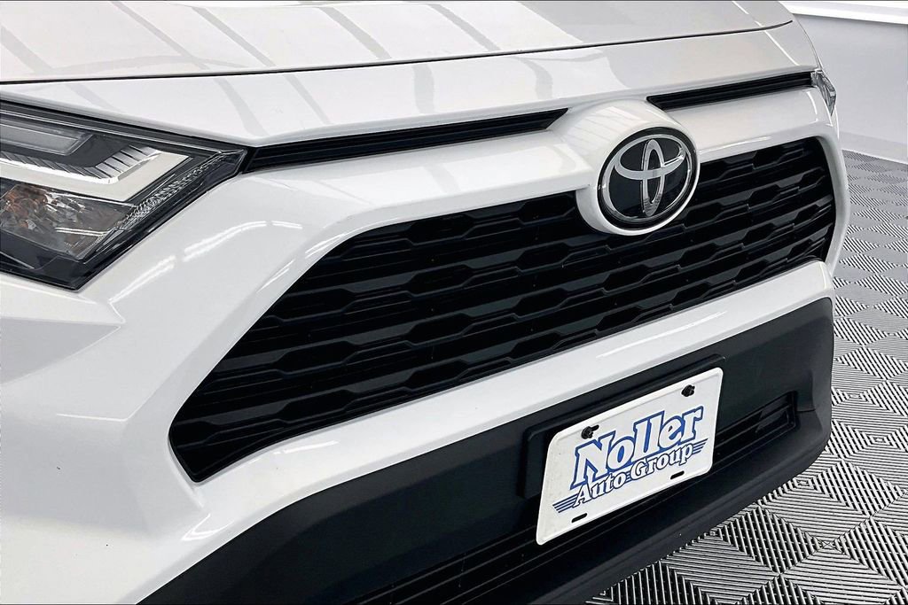 Used 2025 Toyota RAV4 XLE image 28