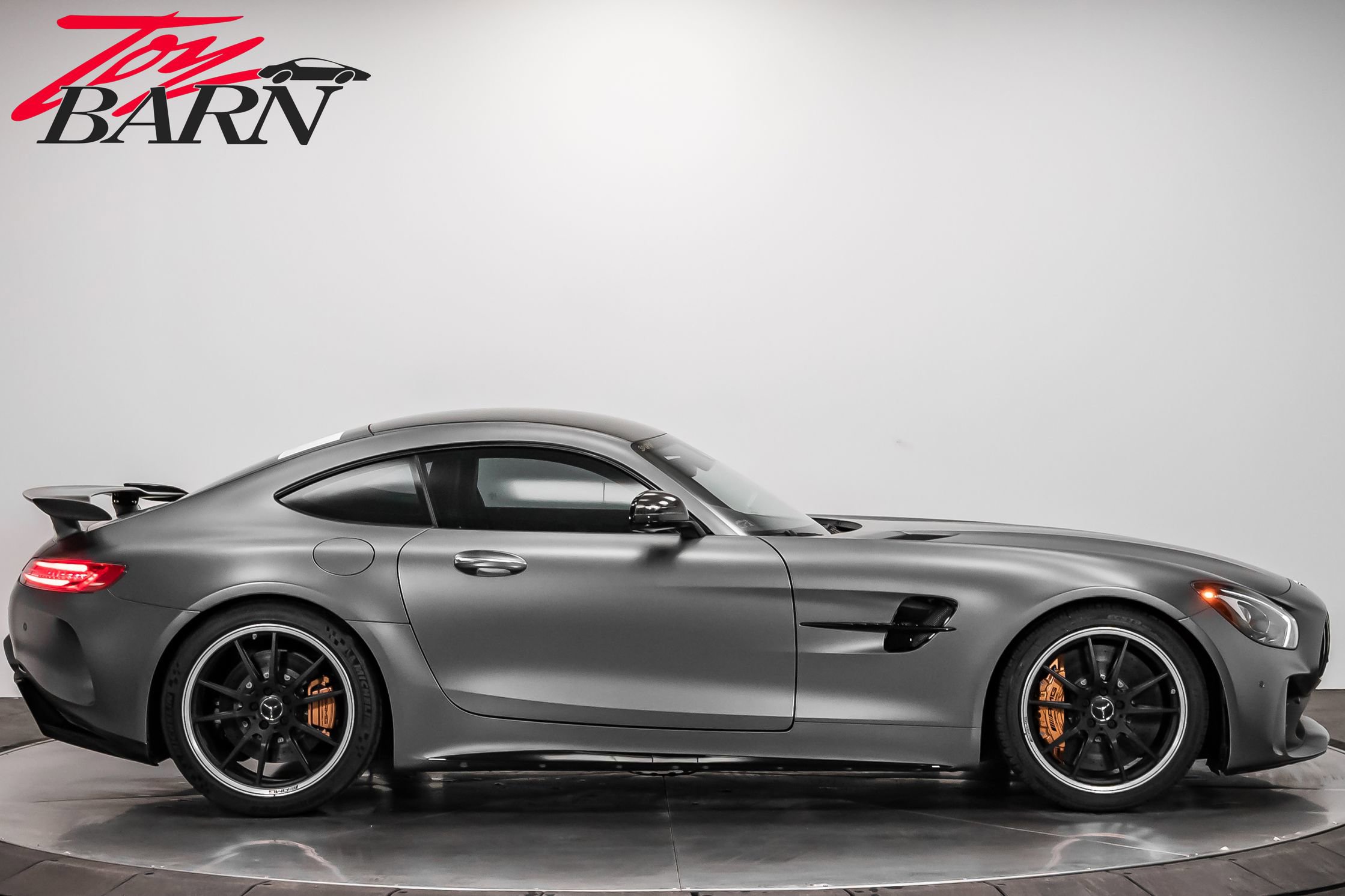 Used 2018 Mercedes-Benz AMG GT R image 6