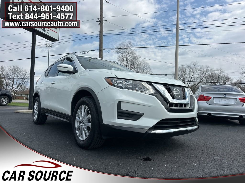Used 2017 Nissan Rogue SV image 3