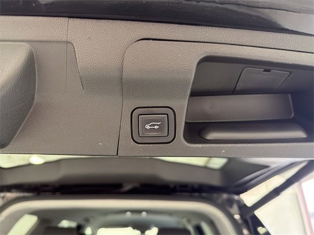 Used 2022 GMC Acadia SLE w/ Driver Convenience Package image 16