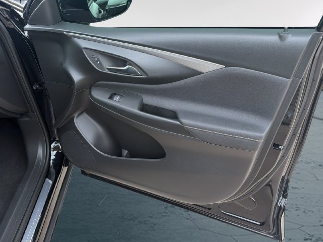 Used 2025 Buick Envista Avenir FWD image 9