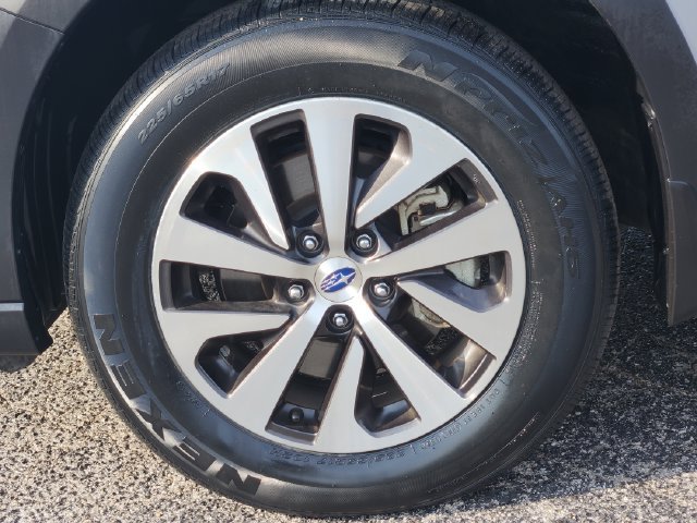 Used 2025 Subaru Outback Premium AWD/4WD image 9