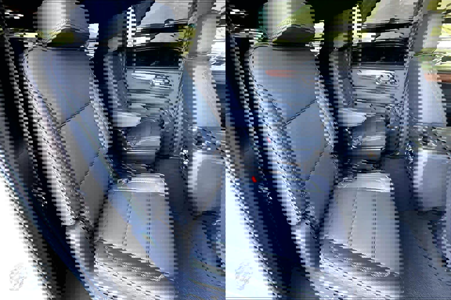 Used 2025 GMC Yukon XL Denali w/ Sun & Power Step Package image 20