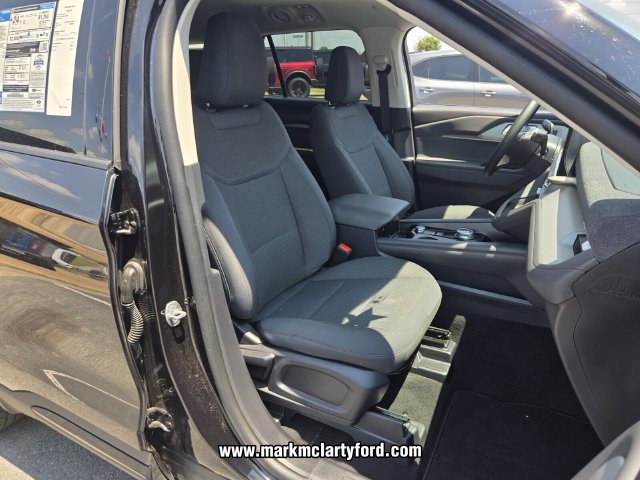 New 2026 Ford Explorer Active RWD image 14