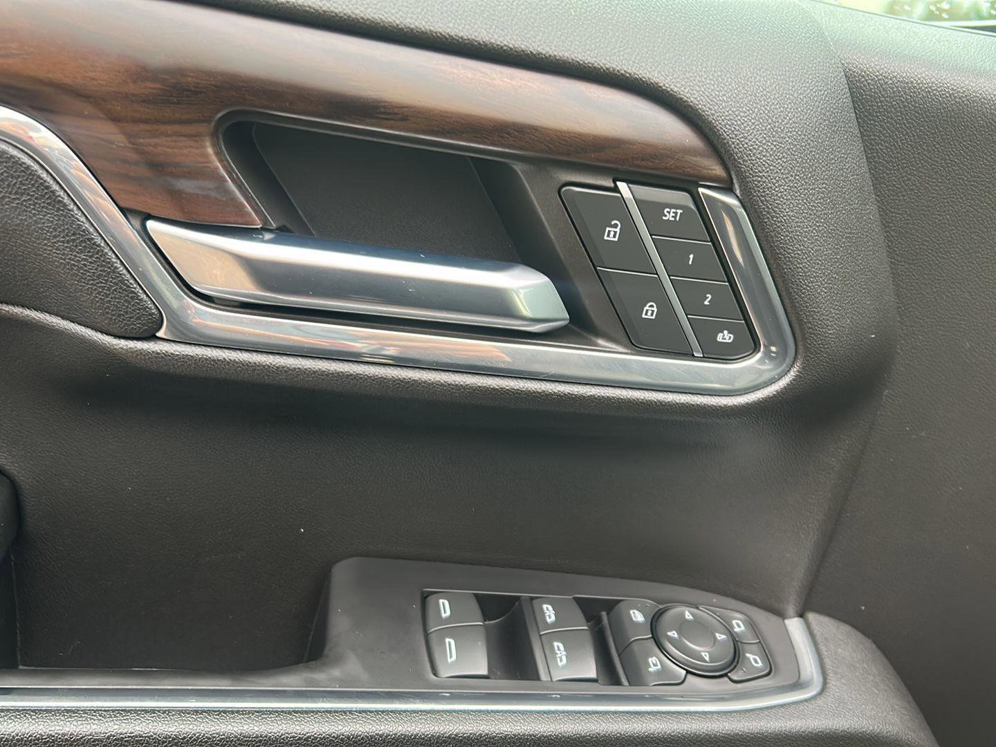 Used 2024 GMC Sierra 1500 SLT image 12