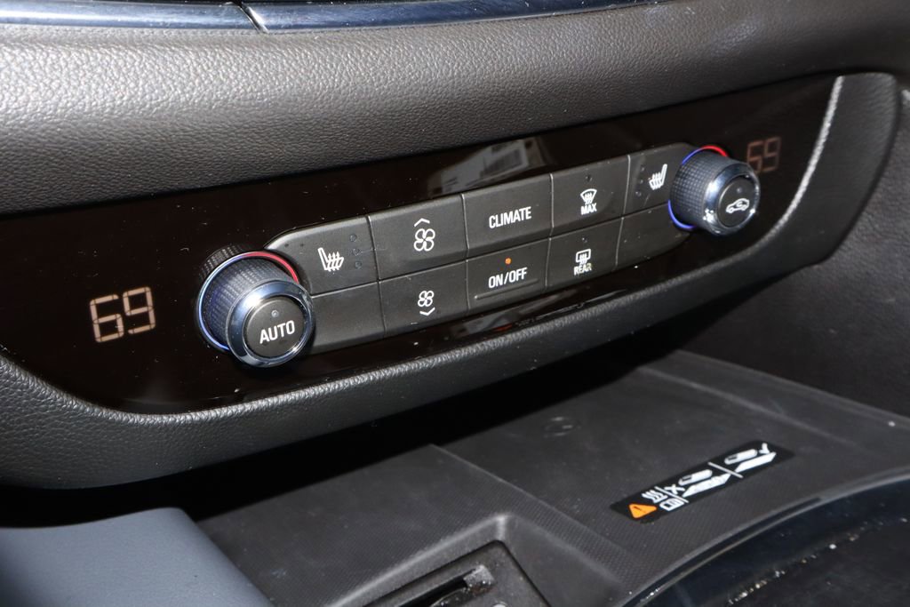 Used 2023 Buick Enclave Essence FWD image 31