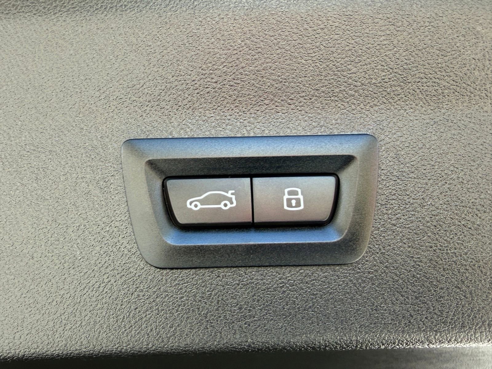 Used 2025 BMW X4 xDrive30i w/ Premium Package AWD/4WD image 18