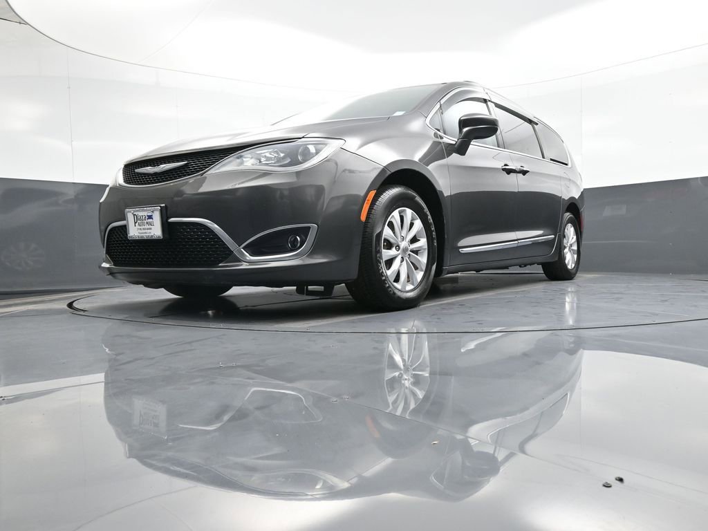 Used 2017 Chrysler Pacifica Touring-L image 26