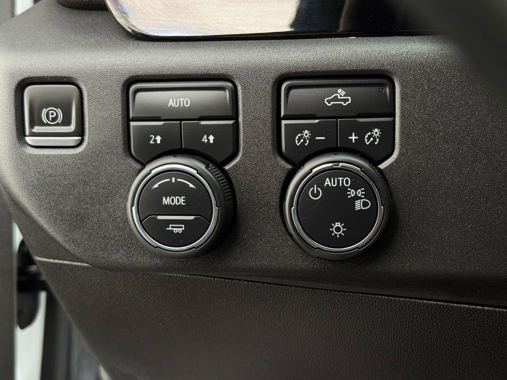 Used 2022 Chevrolet Silverado 1500 LT image 32