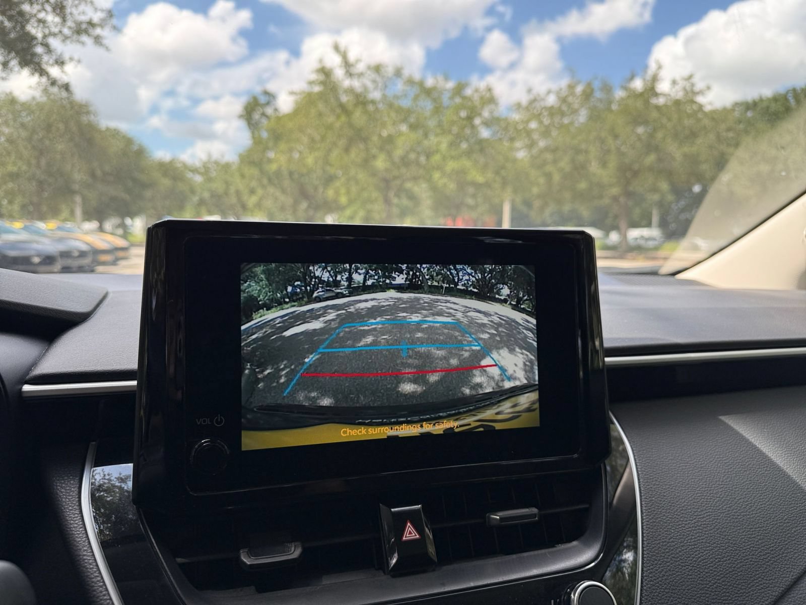 Used 2025 Toyota Corolla LE FWD image 19
